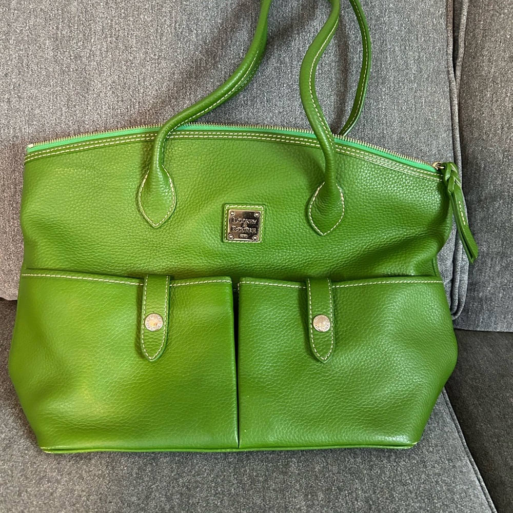 Beautiful Dooney & Bourke Kelly Green Tote